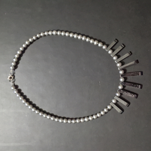 Hand Crafted Jewelry - 𝅺Grey Faux Pearl and Hematite Gemstone Spear Statement Bib Necklace